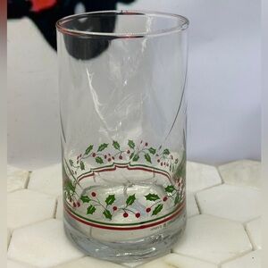 Vintage 1983 Arby's Restaurant Christmas Collection  Glass Berries & Holly